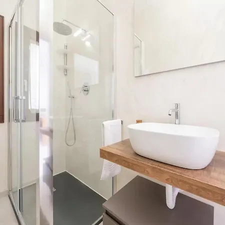 For 6 * San Teodoro (Sardinia)