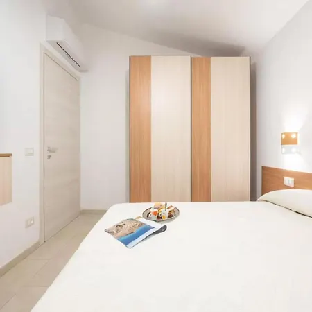 For 6 * San Teodoro (Sardinia)